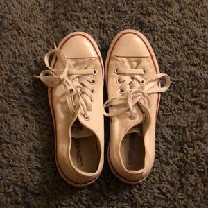 White classic converse size US 7